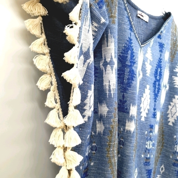 Hollister Women's One Size Boho Tribal Blouse - Picture 3 of 11